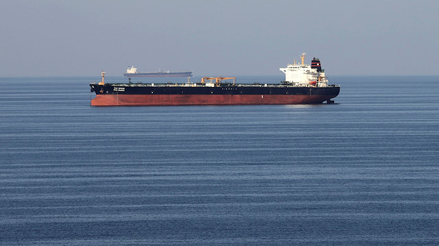 FILE PHOTO: Oil tankers pass through the Strait of Hormuz, December 21, 2018. REUTERS/Hamad I Mohammed/File Photo

