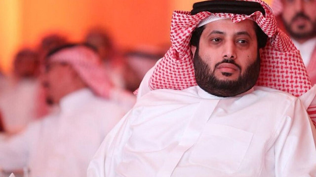 آل الشيخ يعلن استقالته من رئاسة الاتحاد العربي