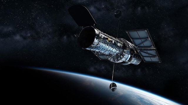 Hubble Uzay Teleskobu 1990 yılında uzay boşluğuna gönderildi.