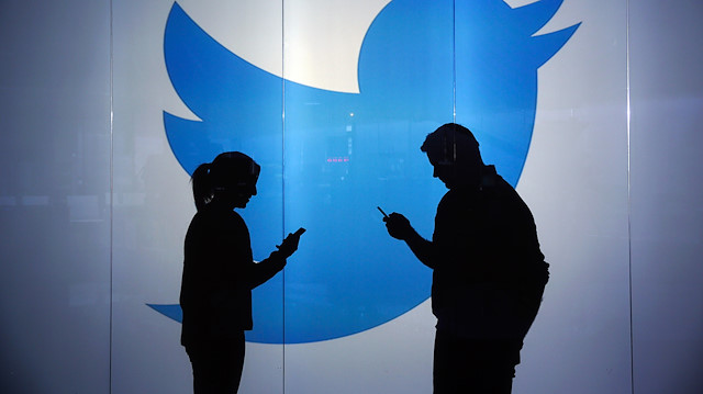 Twitter uyarı etiketi uygulamasını 100 binden fazla takipçisi bulunan siyasilere uygulayacak.