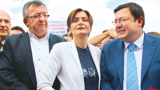 CHP Grup Başkanvekili İstanbul Milletvekili Engin Altay ve CHP Genel Başkan Yardımcısı Muharrem Erkek, Canan Kaftancıoğlu’na destek için adliyeye gelen isimler arasındaydı.