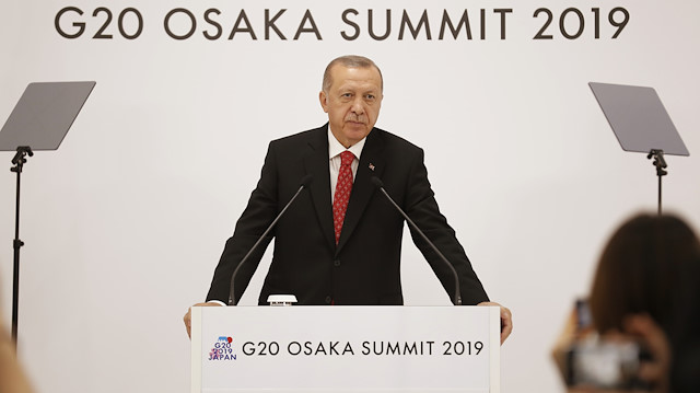 Cumhurbaşkanı Erdoğan basın toplantısı düzenliyor. 