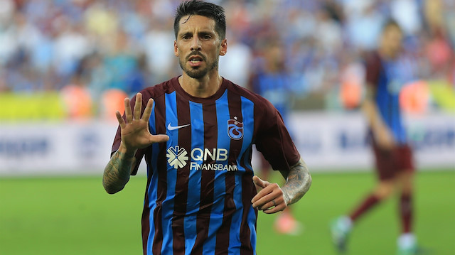 34 yaşındaki Jose Sosa, geride bıraktığımız sezon bordo-mavili formayla çıktığı 30 maçta 5 gol atarken, 4 de asist yaptı.