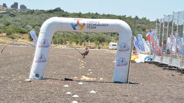 Türkiye Drone Şampiyonası'ında dereceye giren sporculara protokol tarafından ödül verildi.