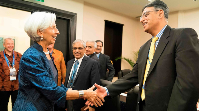 IMF Başkanı Christine Lagarde ile Pakistan Maliye Bakanı Tarık Bawja