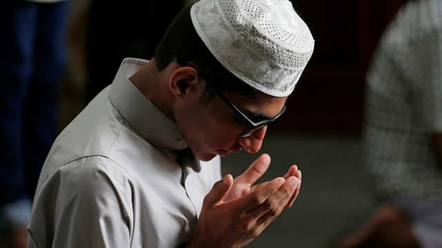 File photo: A Muslim devotee prays during the Eid al-Fitr prayers to mark the end of the holy fasting month of Ramadan in Colombo, Sri Lanka June 5, 2019. 