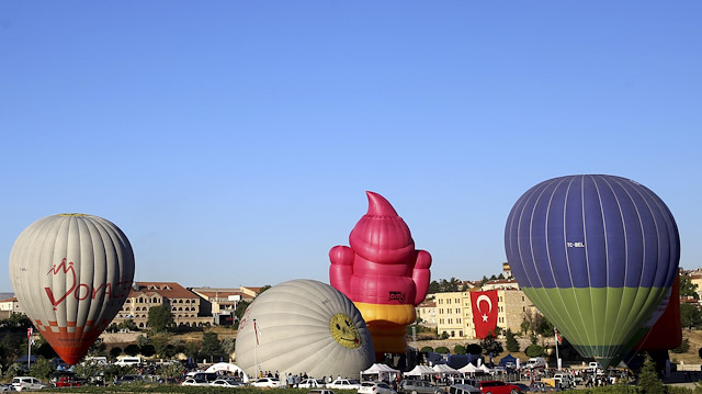 "كبادوكيا" التركية تحتضن مهرجان المناطيد الدولي