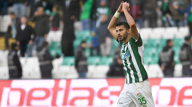 Geçtiğimiz sezon Bursaspor'a bedelsiz olarak gelen Aytaç, 32 lig maçında 2 bin 826 dakika süre aldı. Bu süreçte 6 gol ve 2 asist kaydeden orta saha oyuncusu, takımın hücuma en fazla katkı veren ismiydi.