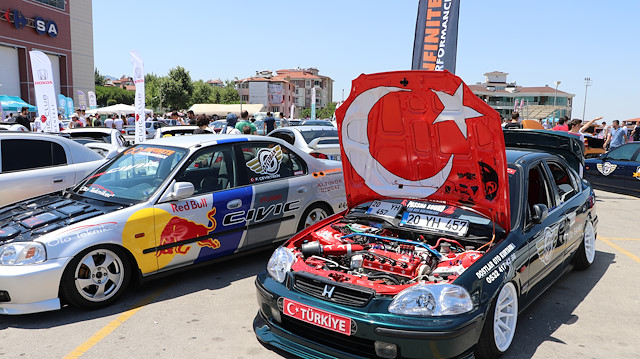 ​​عشاق السيارات المعدلة يلتقون في دنيزلي التركية