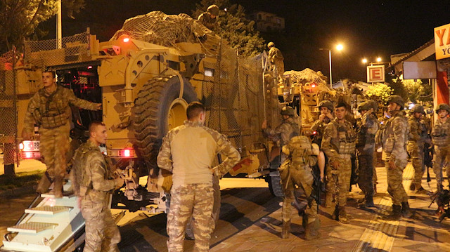 قوات خاصة تركية مع 50 مدرعة تصل إلى الحدود مع سوريا
