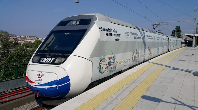 Türkiye, hızlı tren yatırımlarına devam ediyor.