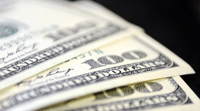 Dolar/TL bugüne düşüşle başladı.