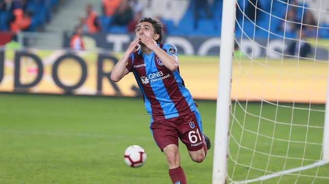 Abdülkadir Ömür, Süper Lig'de toplamda çıktığı 60 maçta 8 gol atarken, 15 de asist kaydetti.