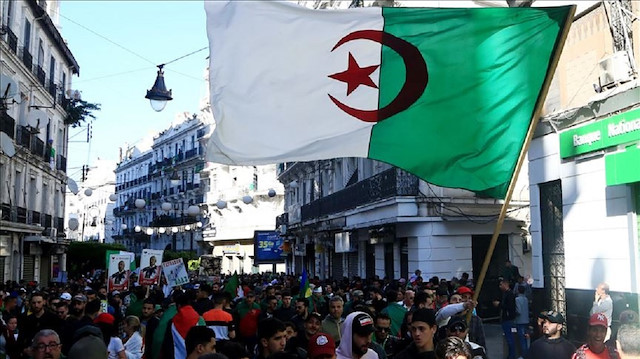 ثلاث رسائل سياسية بعد وصول نائب إسلامي لرئاسة البرلمان الجزائري