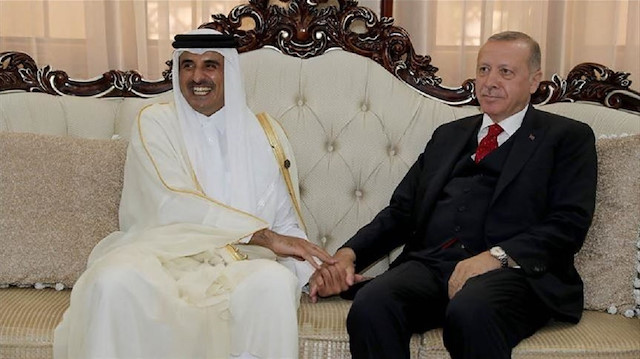 ​

أمير قطر يهنيء أردوغان بمناسبة يوم "الديمقراطية والوحدة الوطنية"