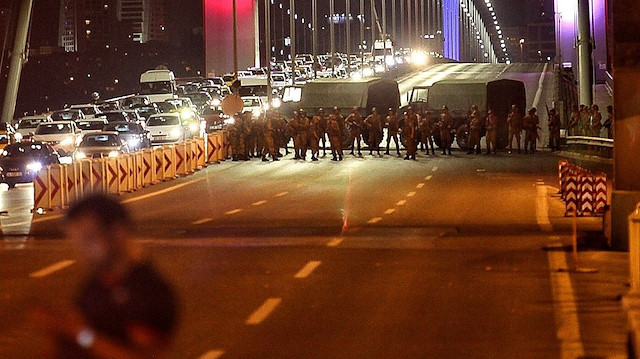 Saat 22.28'de FETÖ'cü darbeciler, Boğaziçi Köprüsü'nü kapatmıştı.