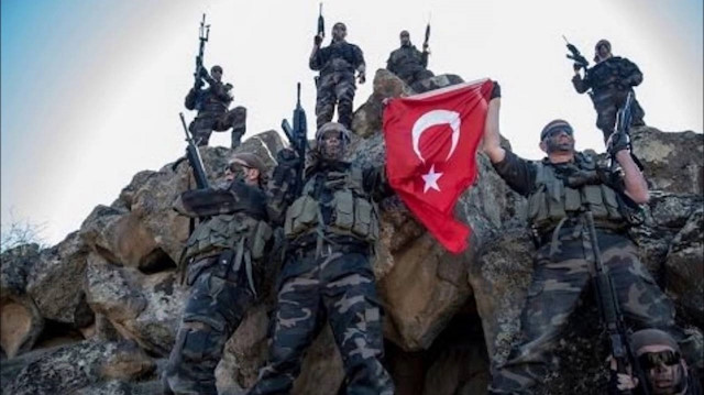 "الكوماندوز" التركي يداهم جحرًا للإرهابيين شمالي العراق