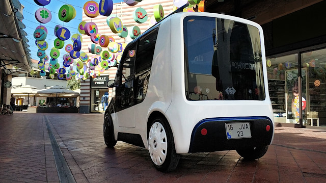 TÜBİTAK'tan destek alan firma, yaklaşık 2 yıllık tasarım ve mühendislik çalışması sonucu ECOMOD ismini verdiği elektrikli mini otomobilin prototipini üretti.