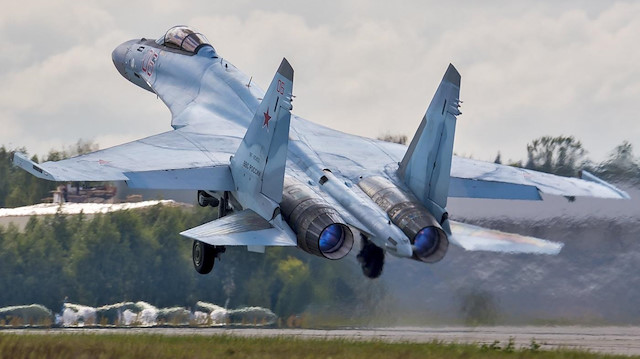 Su-35 savaş uçağı.