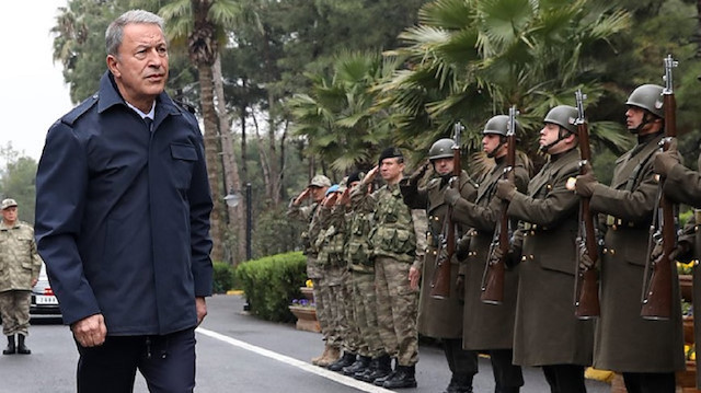 وزير الدفاع التركي للسوريين: سنحقق السلام بالمنطقة في أقرب وقت 