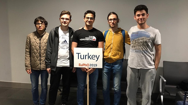 Award-winning young Turkish physics team