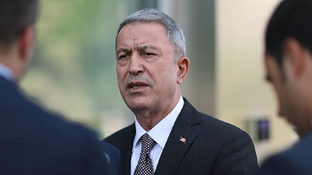 وزيرا دفاع تركيا وفرنسا يبحثان العلاقات الثنائية وقضايا اقليمية