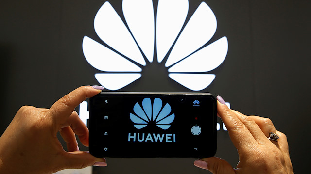 A Huawei logo