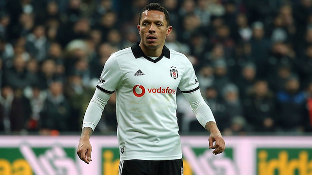 Adriano, gelecek sezon Brezilya liginde forma giyecek.