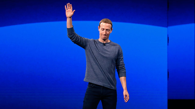 Facebook'un patronu Mark Zuckerberg'