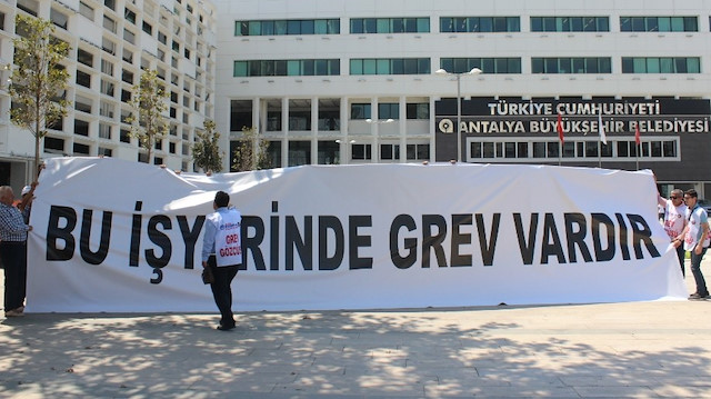 Antalya Büyükşehir Belediyesinde grev kararı alındı.