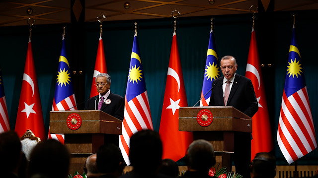 Turkish President Erdogan meets Malaysian PM in Ankara

