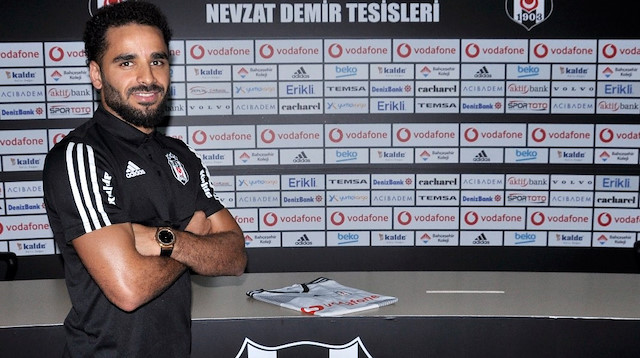 Douglas, Beşiktaş'la 3 yıllık sözleşme imzaladı.