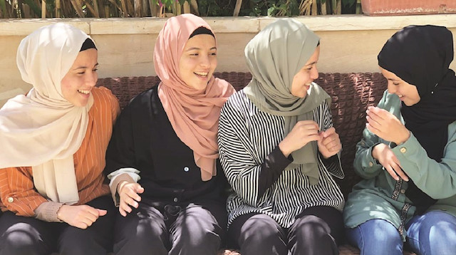 Dima, Dina, Susan ve Razan el-Shaniti dördüz kız kardeşler.