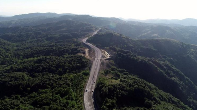 Ereğli-Zonguldak karayolunun yapımı tamamlanarak halkın hizmetine açıldı.