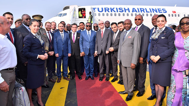 Hat açılışı nedeniyle havalimanında tören düzenlendi.