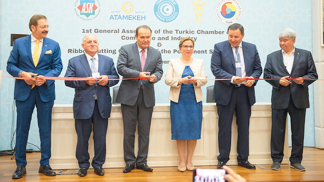 Solda sağa sırasıyla; Rifat Hisarcıklıoğlu, Mammad Musayev, Baghdad Amreyev, Ruhsar Pekcan, Ablay Myrzahhmetov, Marat Sharshekeev