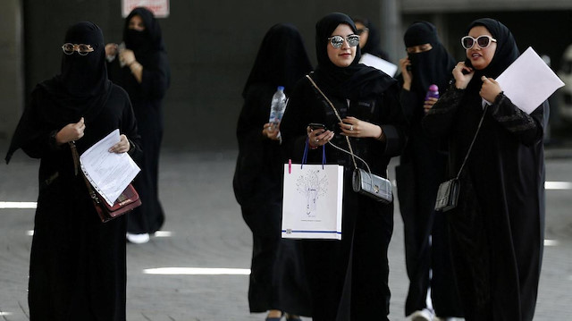 Suudi Arabistan'da kadınlara yönelik bazı kısıtlamalar hafifletildi.