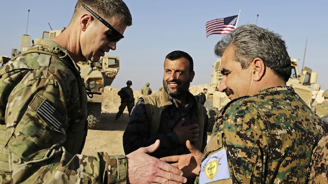 ABD'nin üst düzey komutanları, bölgedeki teröristlerle her türlü işbirliğine imza atıyor.