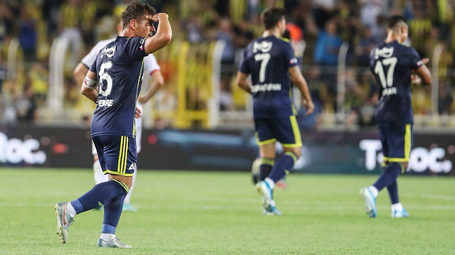 Emre Belözoğlu attığı gol sonrası büyük sevinç yaşadı.