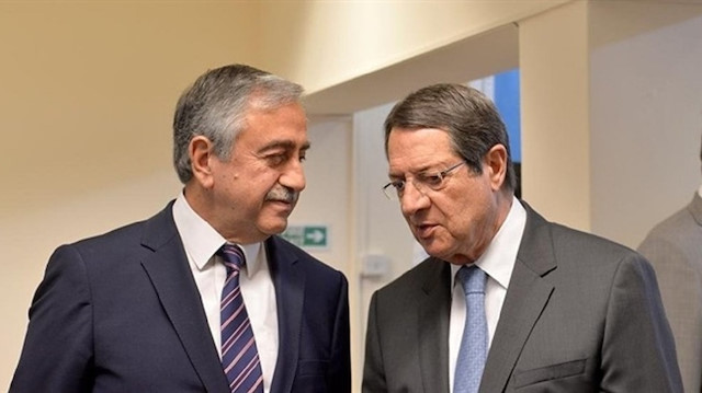 Kuzey Kıbrıs Türk Cumhuriyeti Cumhurbaşkanı Mustafa Akıncı ile Rum Yönetimi Lideri Nikos Anastasiadis.