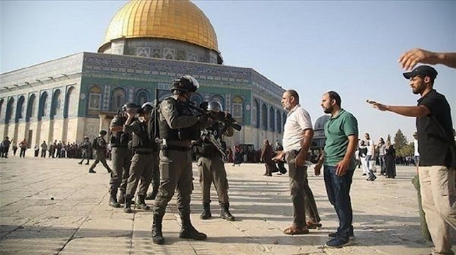 الرئاسة الفلسطينية تدين الاعتداءات الإسرائيلية على المصلين في "الأقصى"
