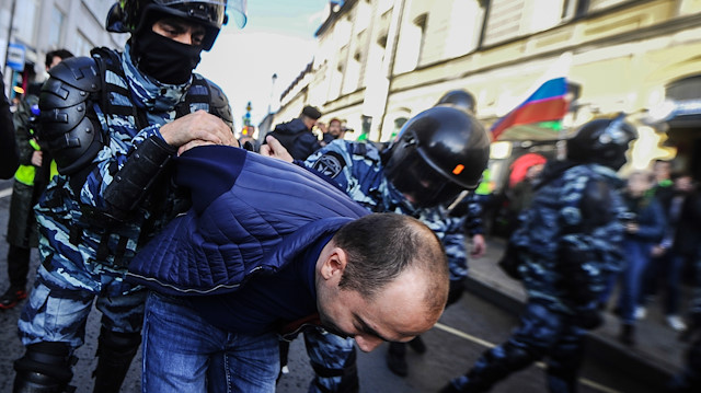 Moskova'da gösteriler üç haftadır devam ediyor. 