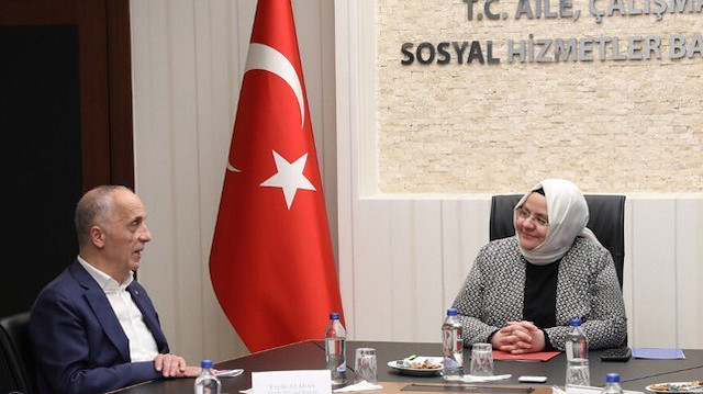 Çalışma Bakanı Selçuk ve Türk-İş Başkanı Atalay.