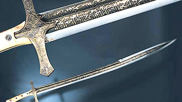 Prestij ürünleri replikaları arasında 120 bin TL’ye Fatih Sultan Mehmet’in kılıcı da bulunuyor.