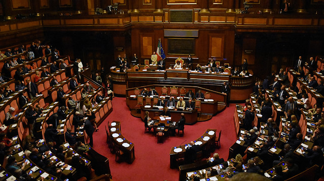 İtalya'da Senato Genel Kurulu, hükümet krizinde çözüm bulamadı.