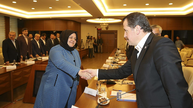 Aile, Çalışma ve Sosyal Güvenlik Bakanı Zehra Zümrüt Selçuk - Memur-Sen Genel Başkanı Ali Yalçın.