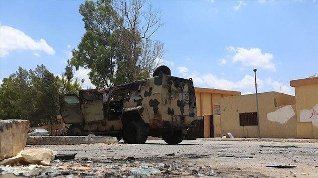 "الوفاق الليبية": إصابتان إثر قصف لقوات حفتر على مطار معيتيقة