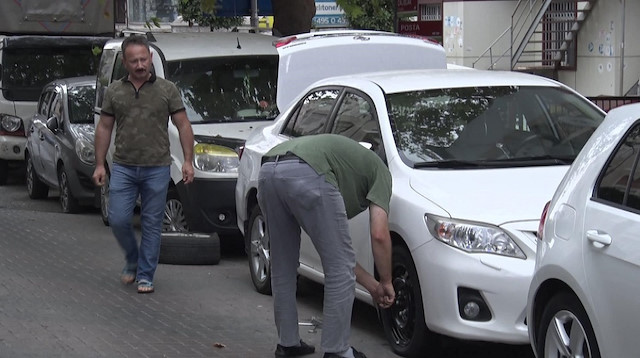 Lastiği kesilen araç.