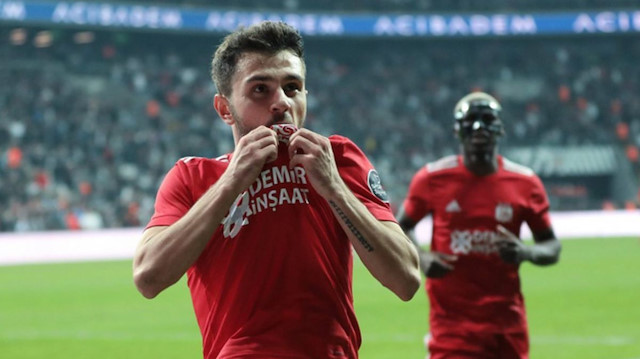 Geçen sezon Süper Lig'de 31 maça çıkan Emre Kılınç, 7 gol 7 asistlik bir performans ortaya oydu.