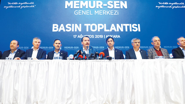 Ali Yalçın (Soldan 4)
